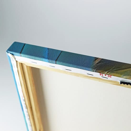 Perflectly folded corners and edges of stretched canvas pictures